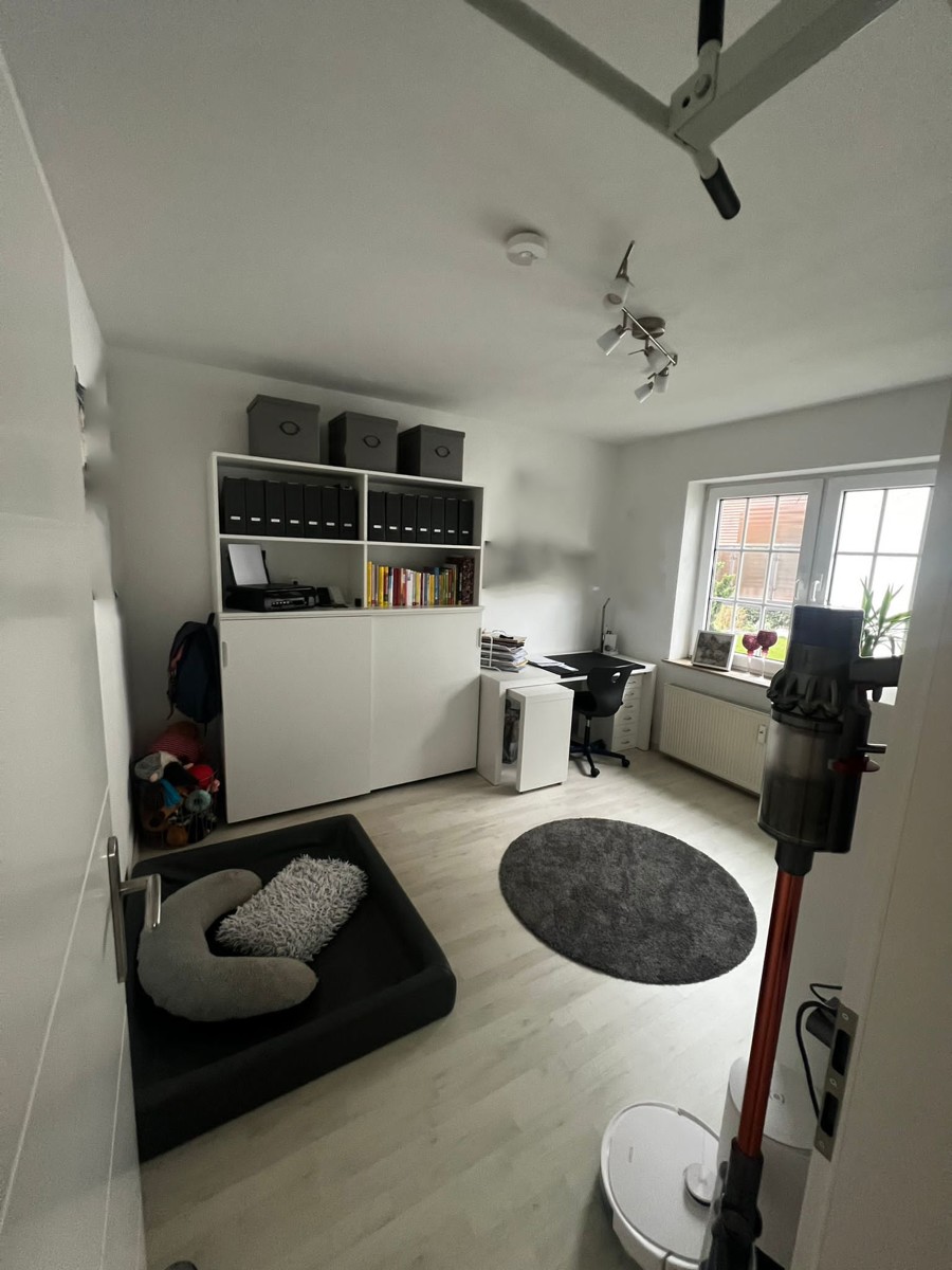 Erdgeschoss Wohnung B�ro a Mehrfamilienhaus Niestetal