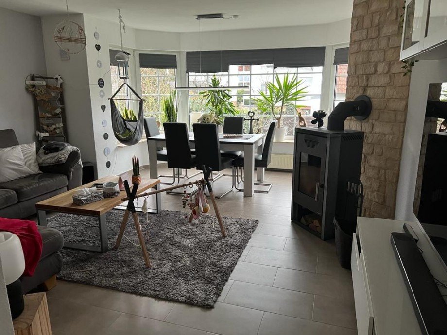 Erdgeschoss Wohnung Wohnzimmer Mehrfamilienhaus Niestetal
