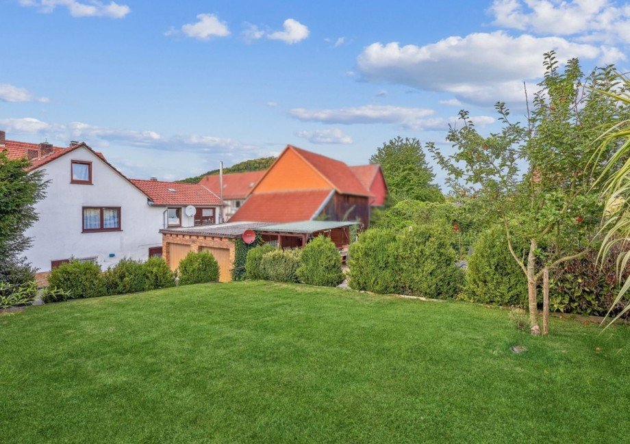 Gartenblick Mehrfamilienhaus Ahnatal