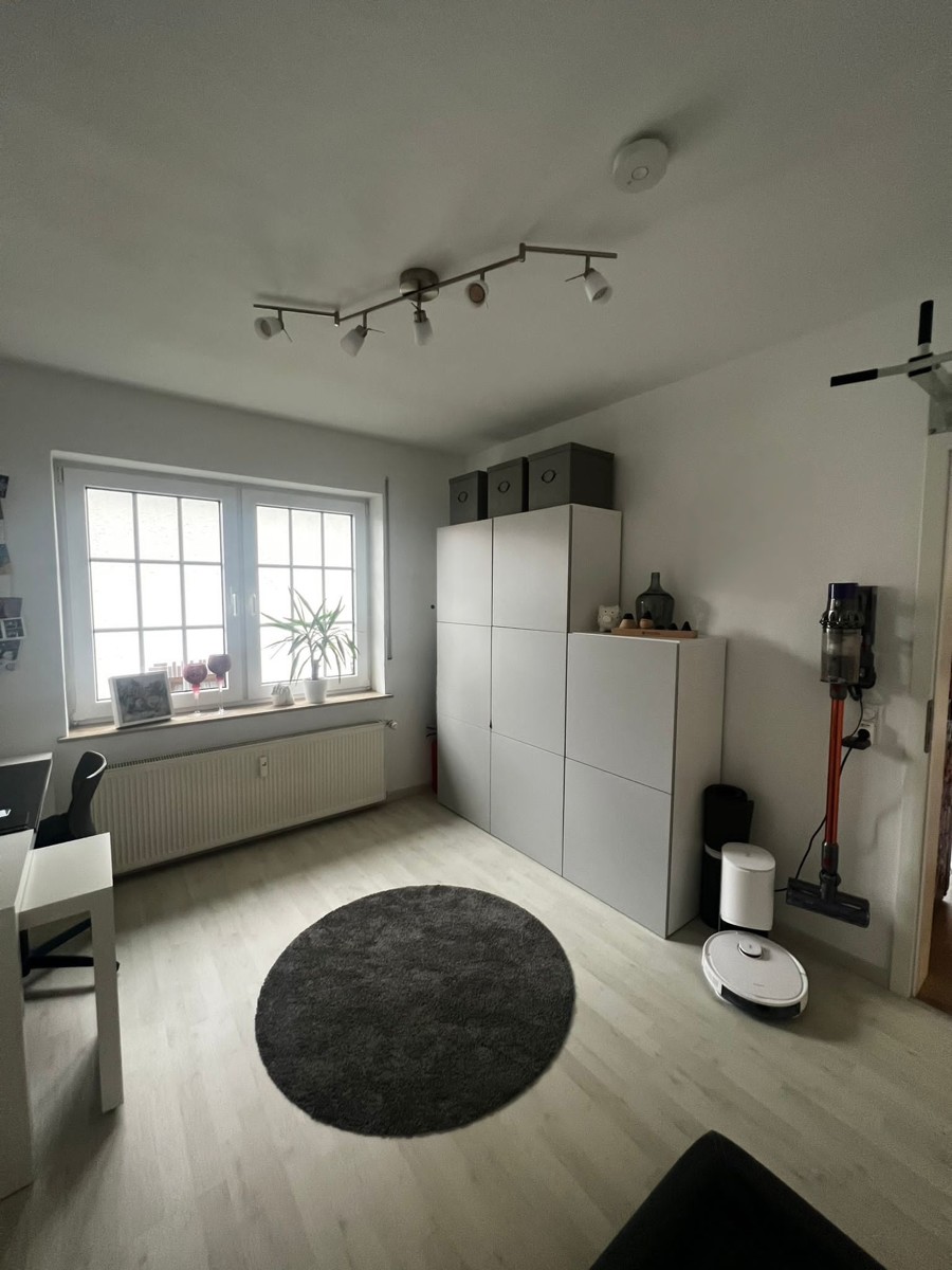Erdgeschoss Wohnung B�ro b Mehrfamilienhaus Niestetal