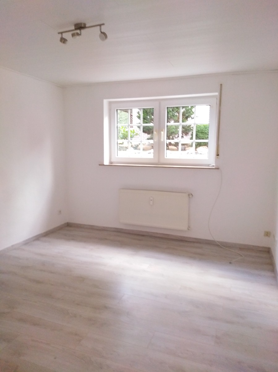 Kellergeschoss Wohnung Wohnraum Mehrfamilienhaus Niestetal