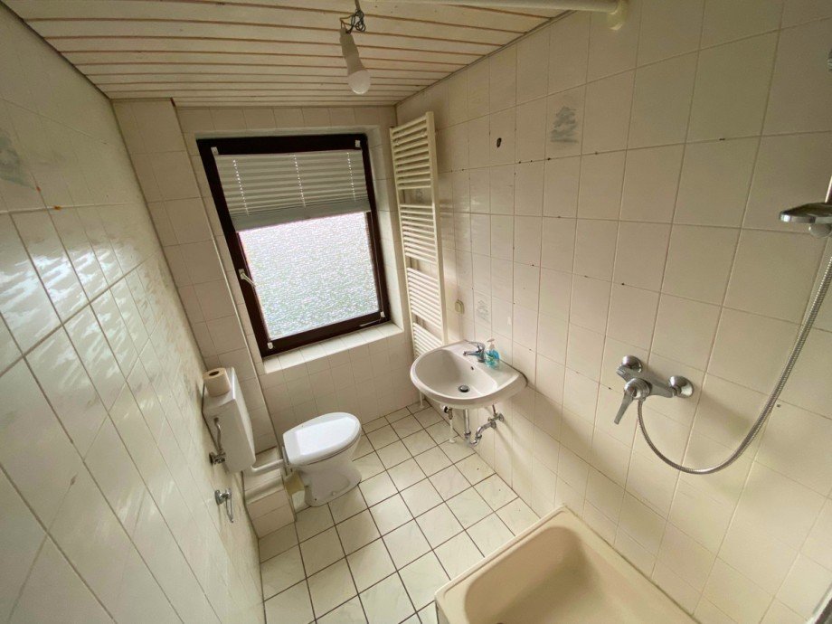 Badezimmer - Erdgeschoss Doppelhaush�lfte Kassel / Niederzwehren