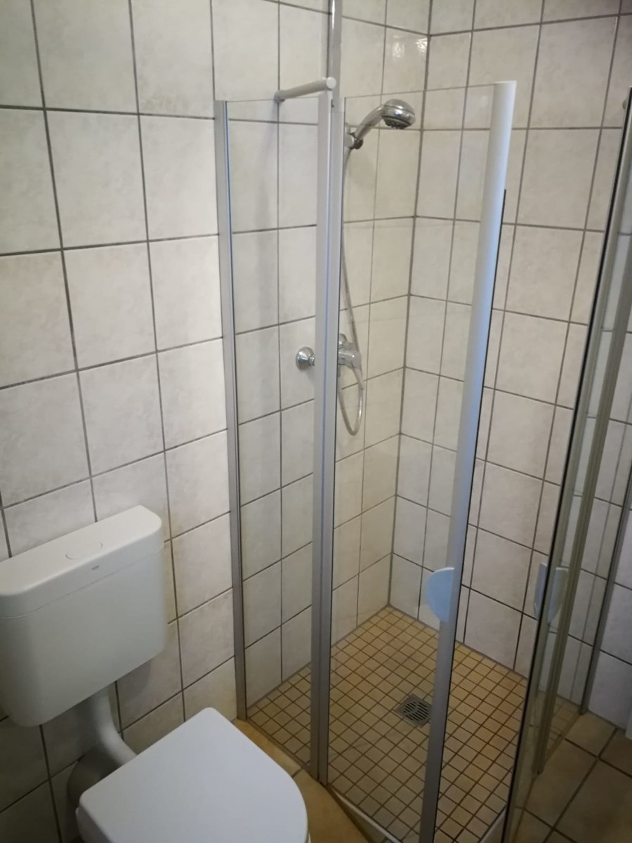 Kellergeschoss Wohnung Bad a Mehrfamilienhaus Niestetal