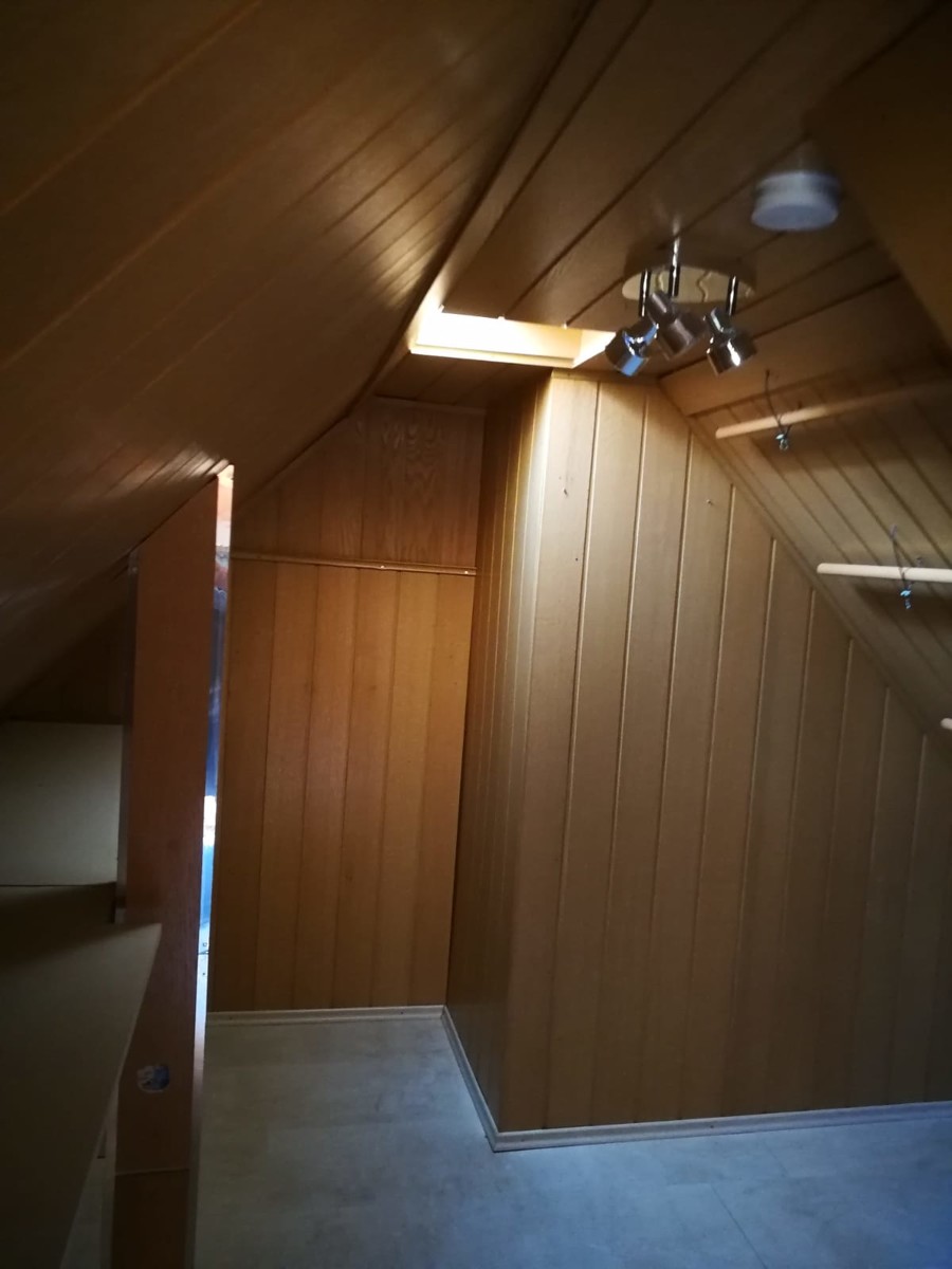 Dachgeschoss Wohnung b Mehrfamilienhaus Niestetal