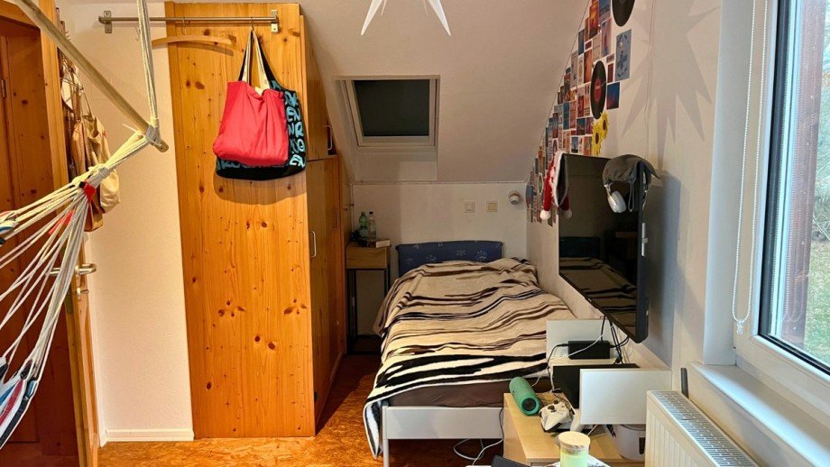 Schlafzimmer 2 - Dachgeschoss Einfamilienhaus Edertal
